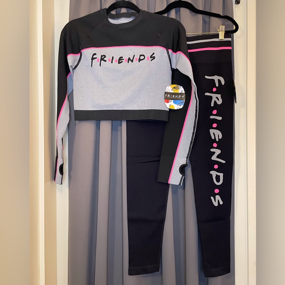 Workout Set Long Sleeve Crop Top & Leggings Size XL Juniors